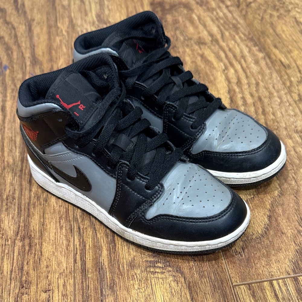Jordan 1 - Picture 1 of 5